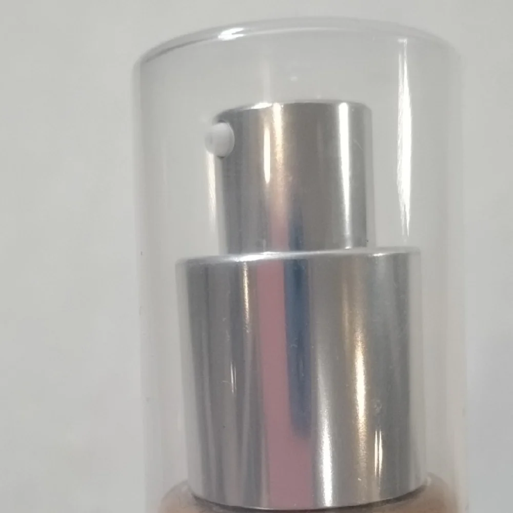 Revlon Skin-Caring Foundation - Warm Caramel 417 Medium Coverage Hydrating Boho